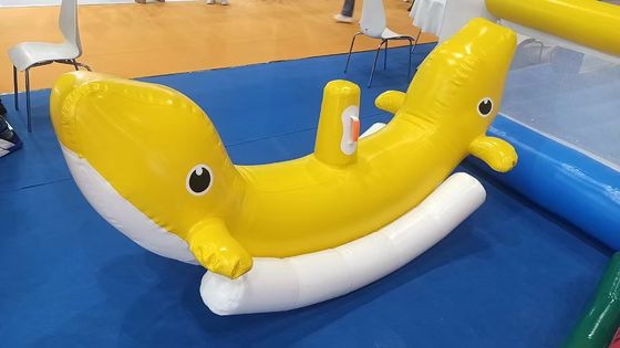 Soft Yellow Dolphin Toys Aufblasspiele für den Spielplatz im Innenraum