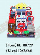 Farbenfrohe Spielplätze: Züge, Rutschen unter sonnigem Himmel