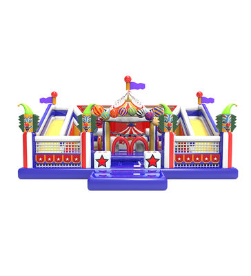Farbenfroher aufblasbarer Zirkus - inspirierte Spielzone Karnevalspaßzone mit Rutschen